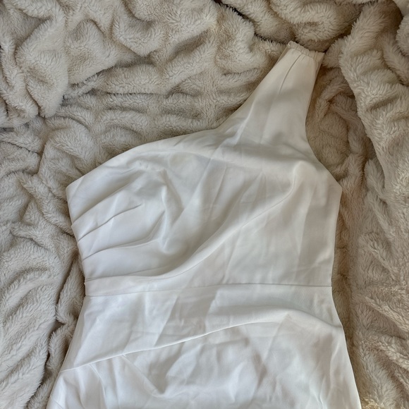 WHITE DRESS!! - Picture 2 of 4